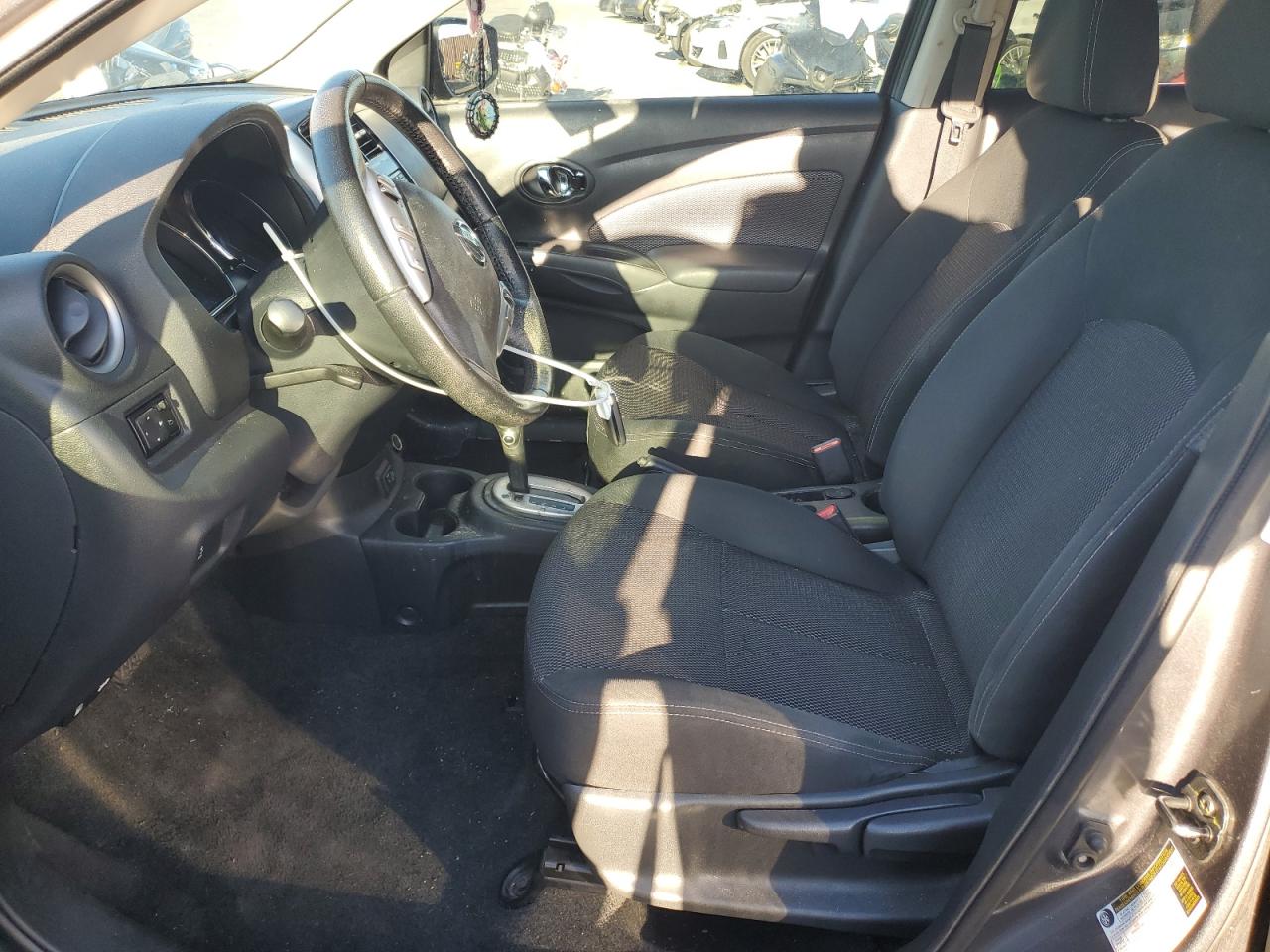 2018 Nissan Versa S VIN: 3N1CN7AP0JL865464 Lot: 81771805