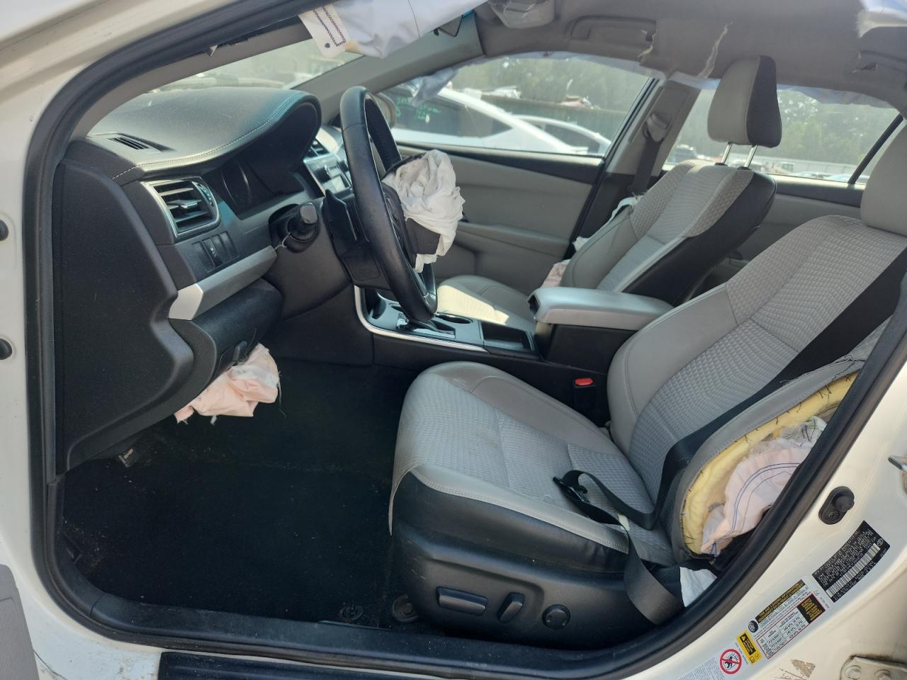 2015 Toyota Camry Le VIN: 4T1BF1FK1FU049730 Lot: 81471575