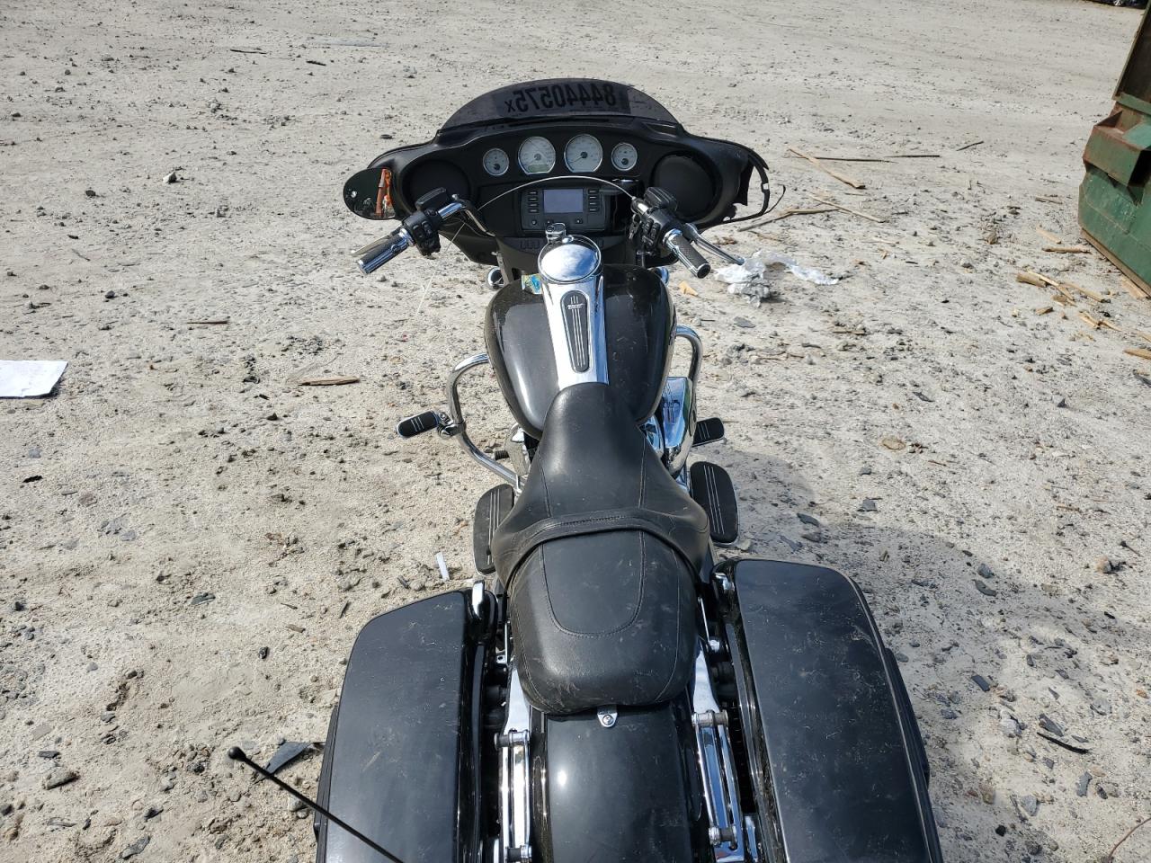 2017 Harley-Davidson Flhx Street Glide VIN: 1HD1KBC19HB638700 Lot: 84440575