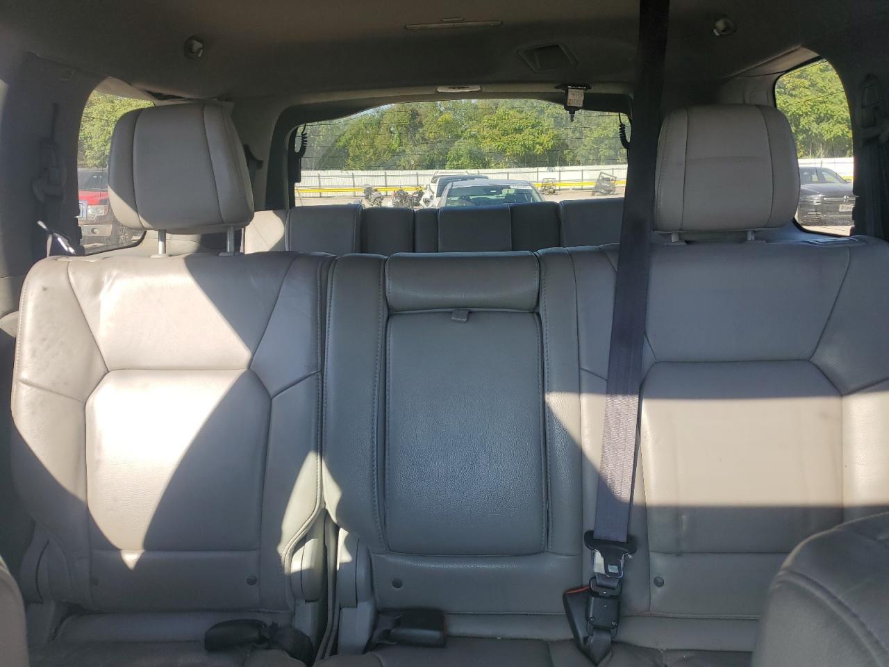 2025 Honda Pilot Lx VIN: 5FNYF3H29CB035232 Lot: 81872335