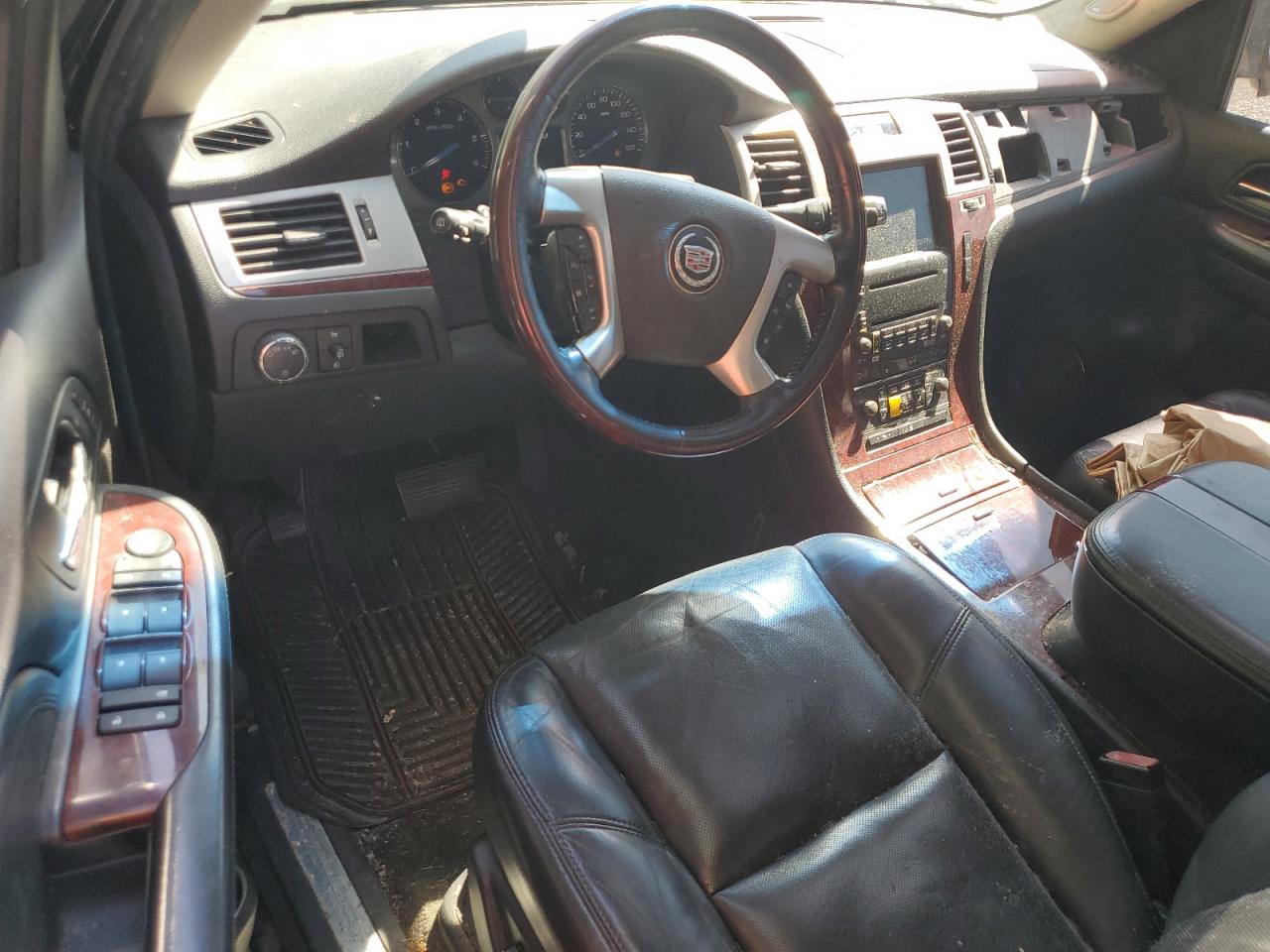 2007 Cadillac Escalade Luxury VIN: 1GYFK63817R258424 Lot: 80101615