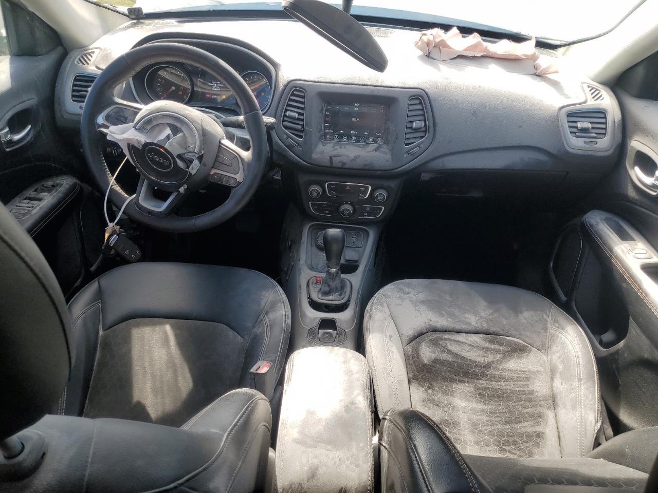 2019 Jeep Compass Latitude VIN: 3C4NJDBB5KT702281 Lot: 71844015