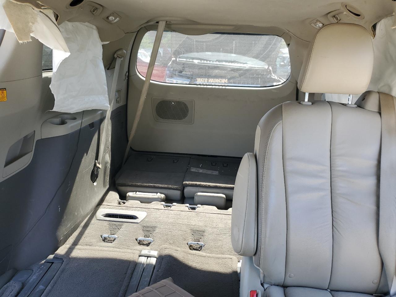 2011 Toyota Sienna Xle VIN: 5TDYK3DC9BS068137 Lot: 84574305