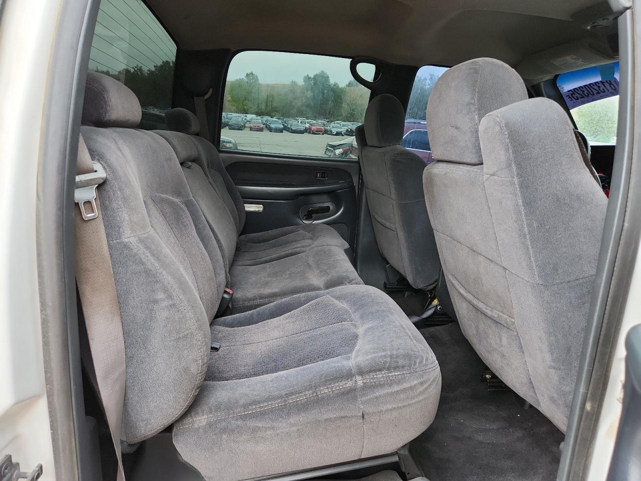 2002 Chevrolet Silverado K2500 Heavy Duty VIN: 1GCHK23102F182408 Lot: 81320325