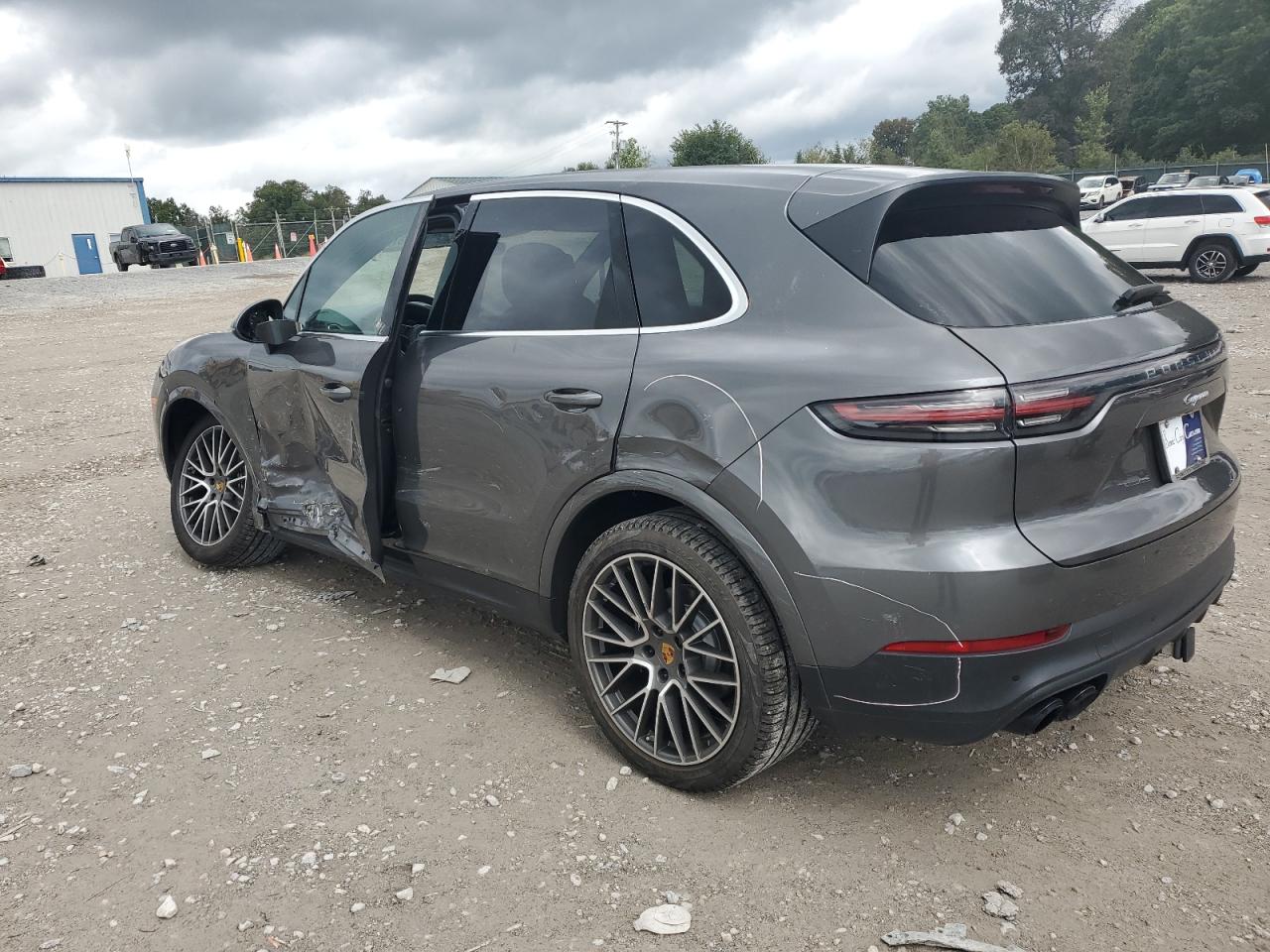 2021 Porsche Cayenne WP1AA2AY9MDA10444 photo #3