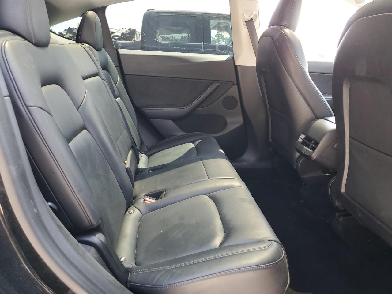 2021 Tesla Model Y VIN: 5YJYGDEE2MF121176 Lot: 72051595