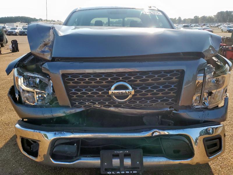  NISSAN TITAN 2019 Szary