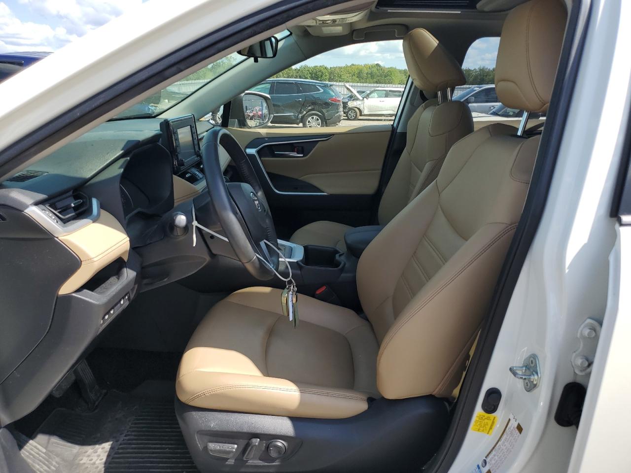 2022 Toyota Rav4 Xle Premium VIN: JTMB6RFV8ND056539 Lot: 80301895