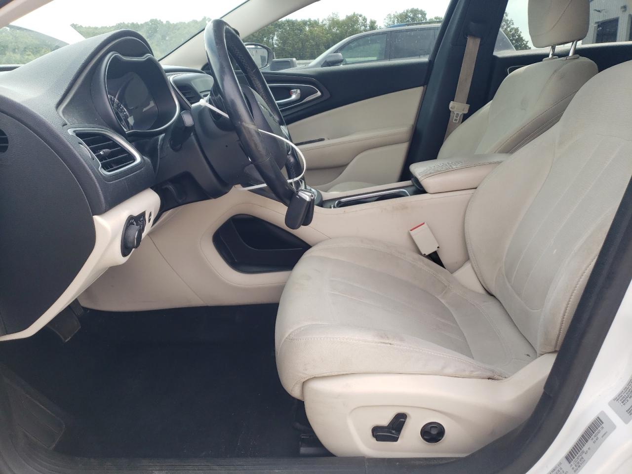 2015 Chrysler 200 Limited VIN: 1C3CCCAB7FN525952 Lot: 71914585