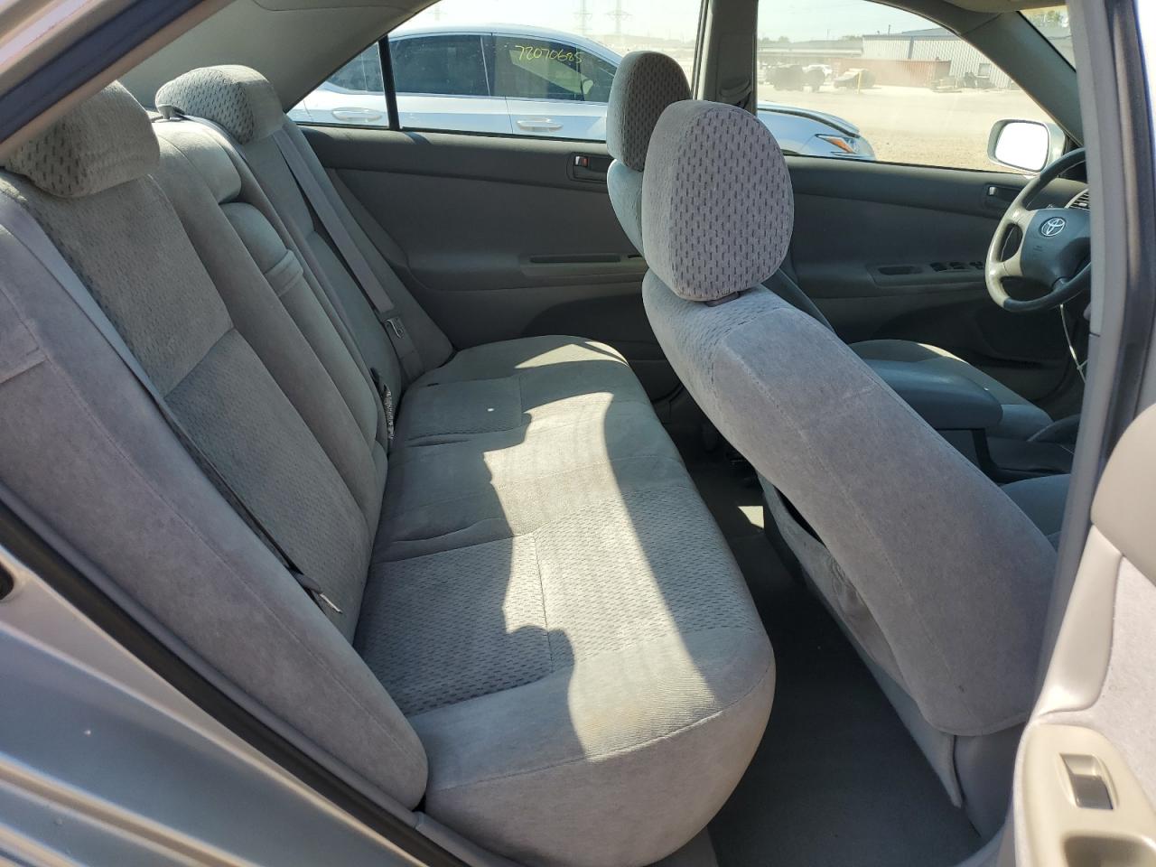 2004 Toyota Camry Le VIN: 4T1BE32K74U831810 Lot: 80287735