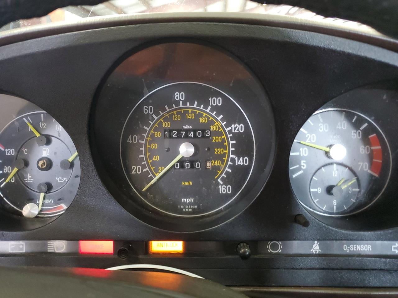 1985 Mercedes-Benz 380 Sl VIN: WDBBA45C8FA035077 Lot: 84003385