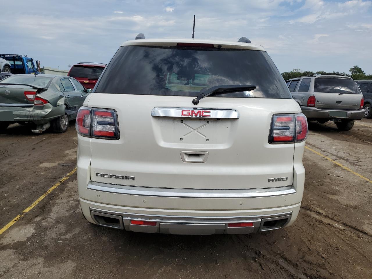 2015 GMC Acadia Denali VIN: 1GKKVTKD2FJ175806 Lot: 81120555