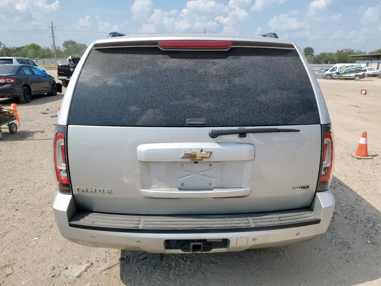 2011 Chevrolet Tahoe C1500 Lt VIN: 1GNSCBE08BR176692 Lot: 81324975