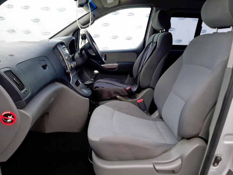 2009 HYUNDAI I800 STYLE