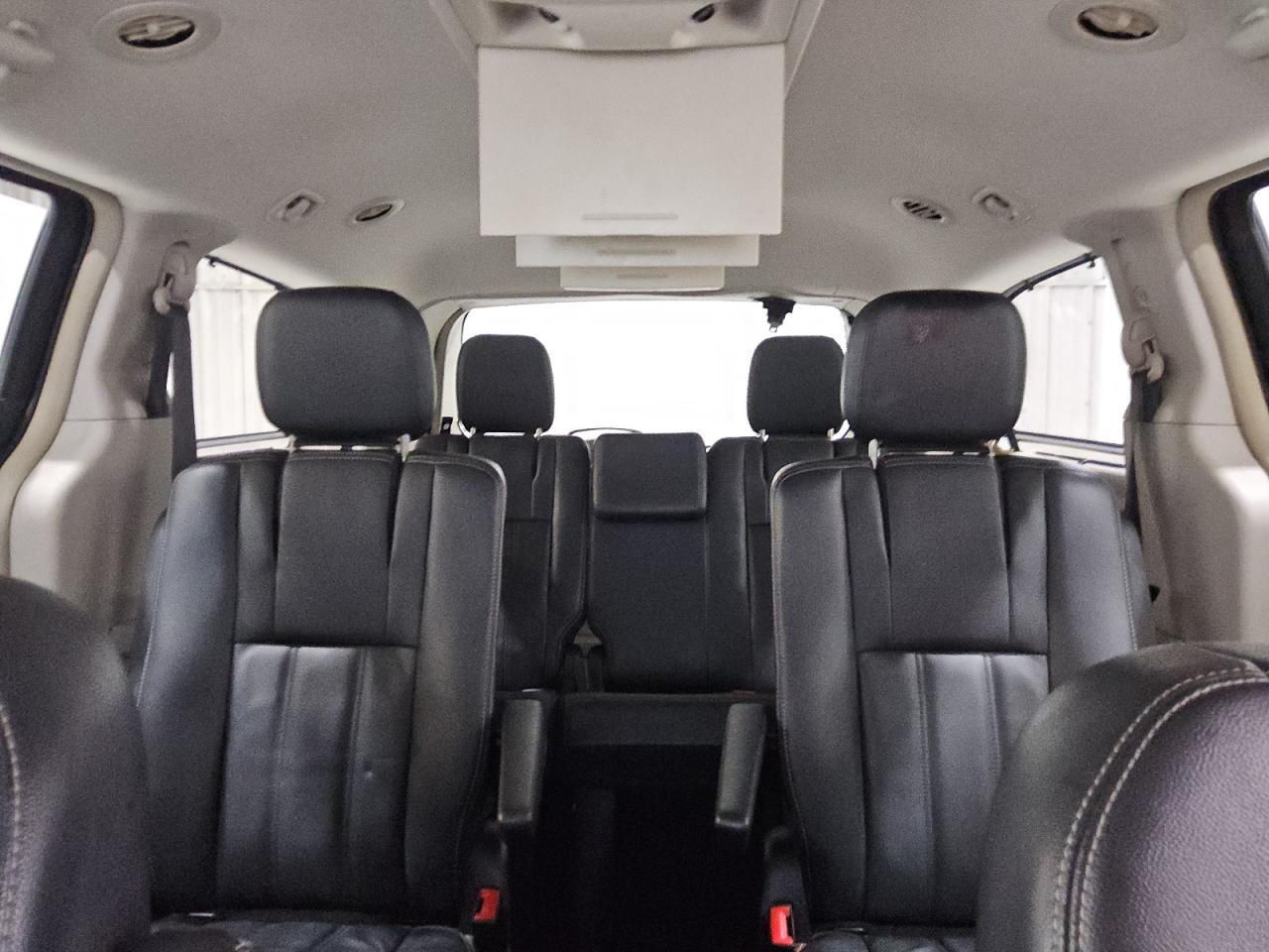 2015 Chrysler Town & Country Touring VIN: 2C4RC1BG9FR710611 Lot: 93123205