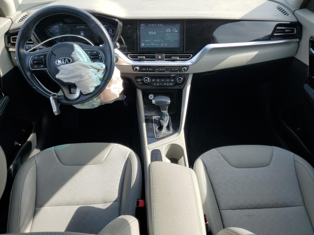 2020 Kia Niro Touring VIN: KNDCC3LC4L5435557 Lot: 71987075