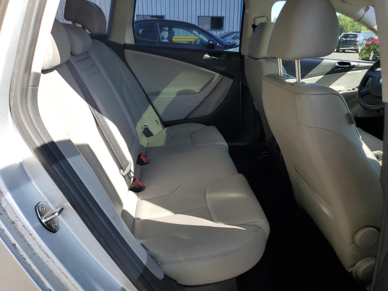 2007 Volkswagen Passat 2.0T Wagon Value VIN: WVWLK93C97E040821 Lot: 83801475