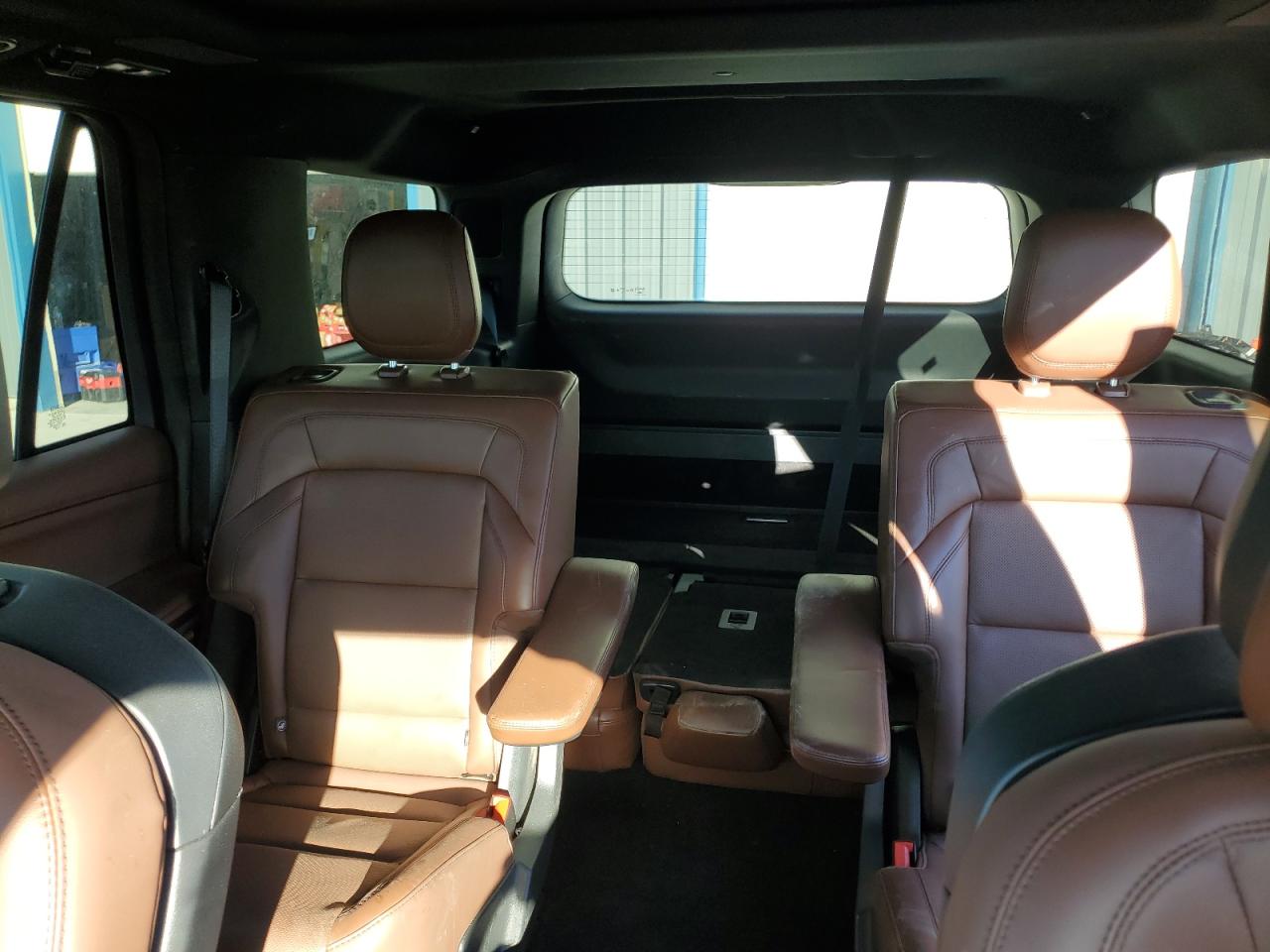 2025 Lincoln Navigator Reserve VIN: 5LMJJ2LG4SEL05764 Lot: 84769465