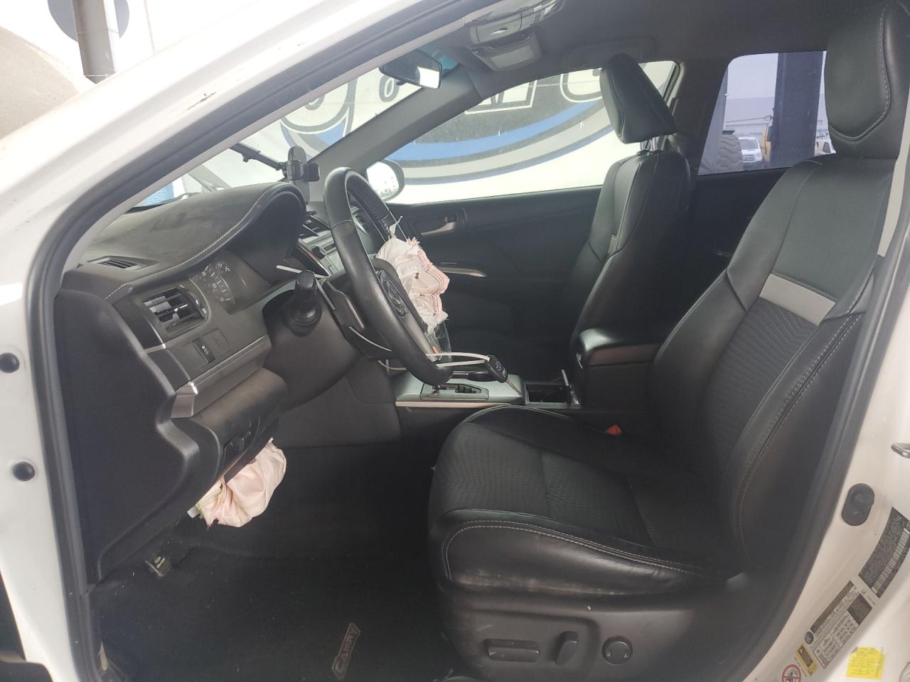 2014 Toyota Camry L VIN: 4T1BF1FKXEU821558 Lot: 81764265