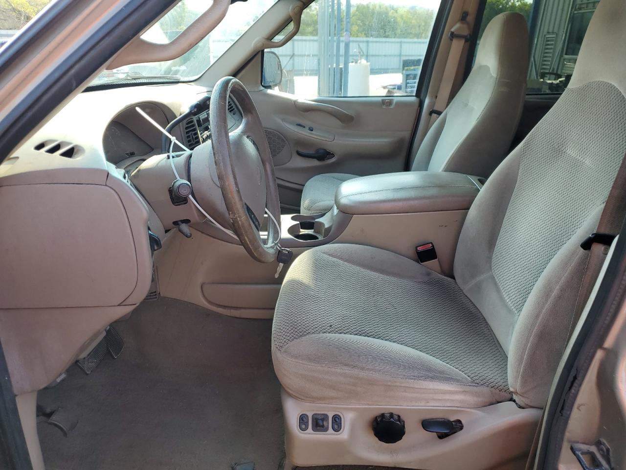 2001 Ford Expedition Xlt VIN: 1FMPU16L21LA53398 Lot: 80287165