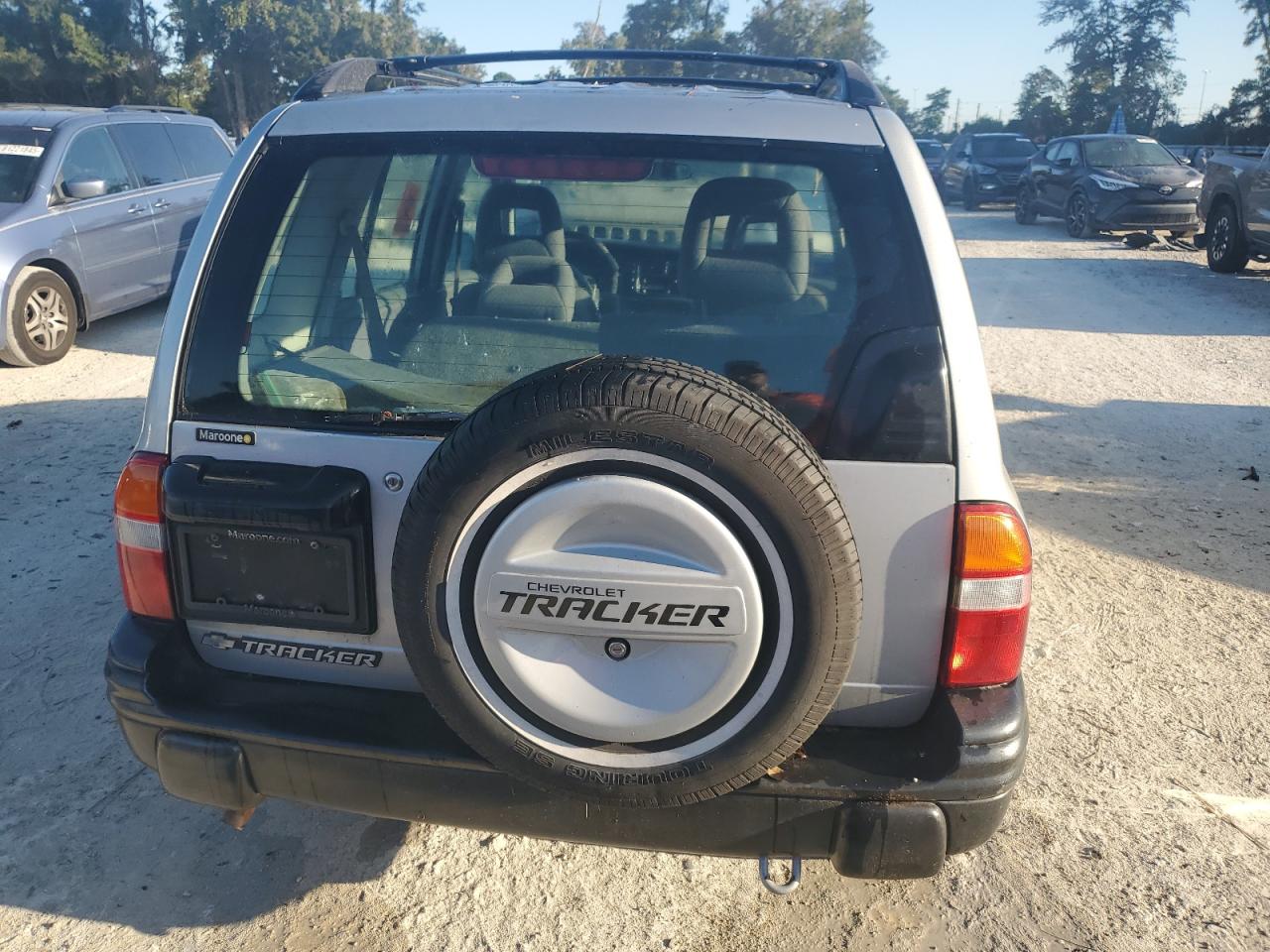 2002 Chevrolet Tracker VIN: 2CNBE13C326912813 Lot: 81281745