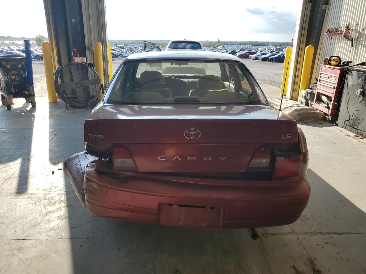 1995 Toyota Camry Le VIN: 4T1SK12E8SU593129 Lot: 82136075