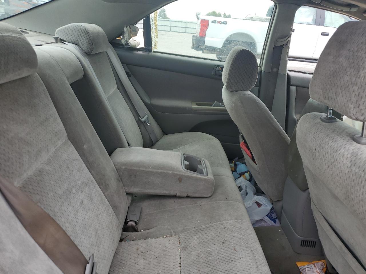 2002 Toyota Camry Le VIN: 4T1BE32K52U555219 Lot: 84436005