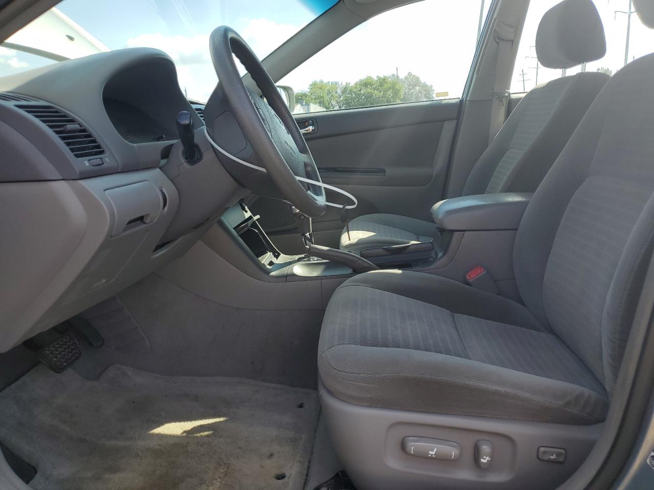 2005 Toyota Camry Le VIN: 4T1BE32KX5U557200 Lot: 81750525