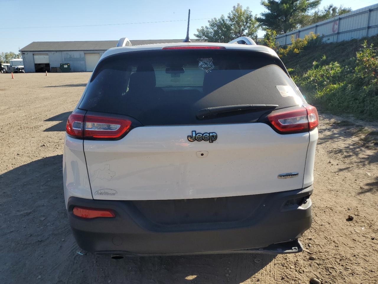 2017 Jeep Cherokee Latitude VIN: 1C4PJLCB7HD231668 Lot: 81880735