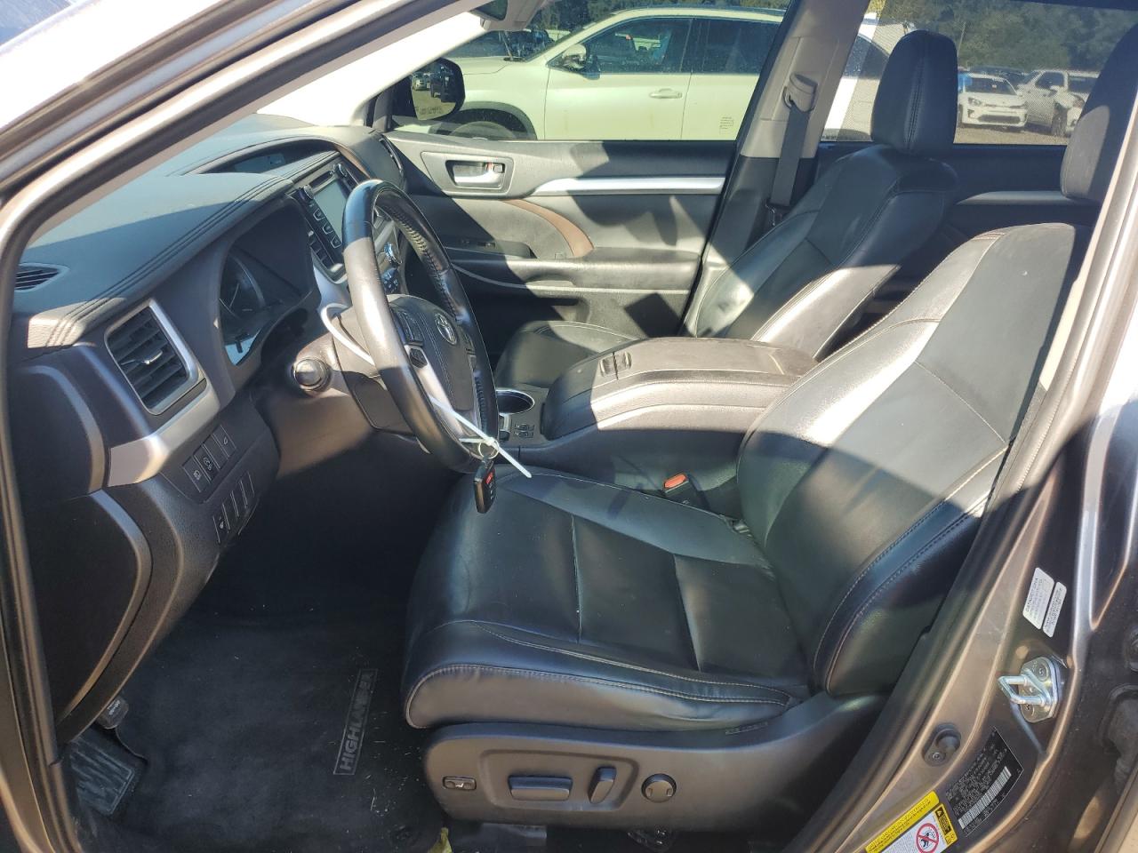 2019 Toyota Highlander Se VIN: 5TDJZRFH1KS564557 Lot: 81796935