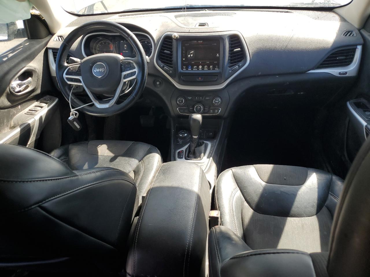 2018 Jeep Cherokee Latitude Plus VIN: 1C4PJMLX2JD506693 Lot: 81499495