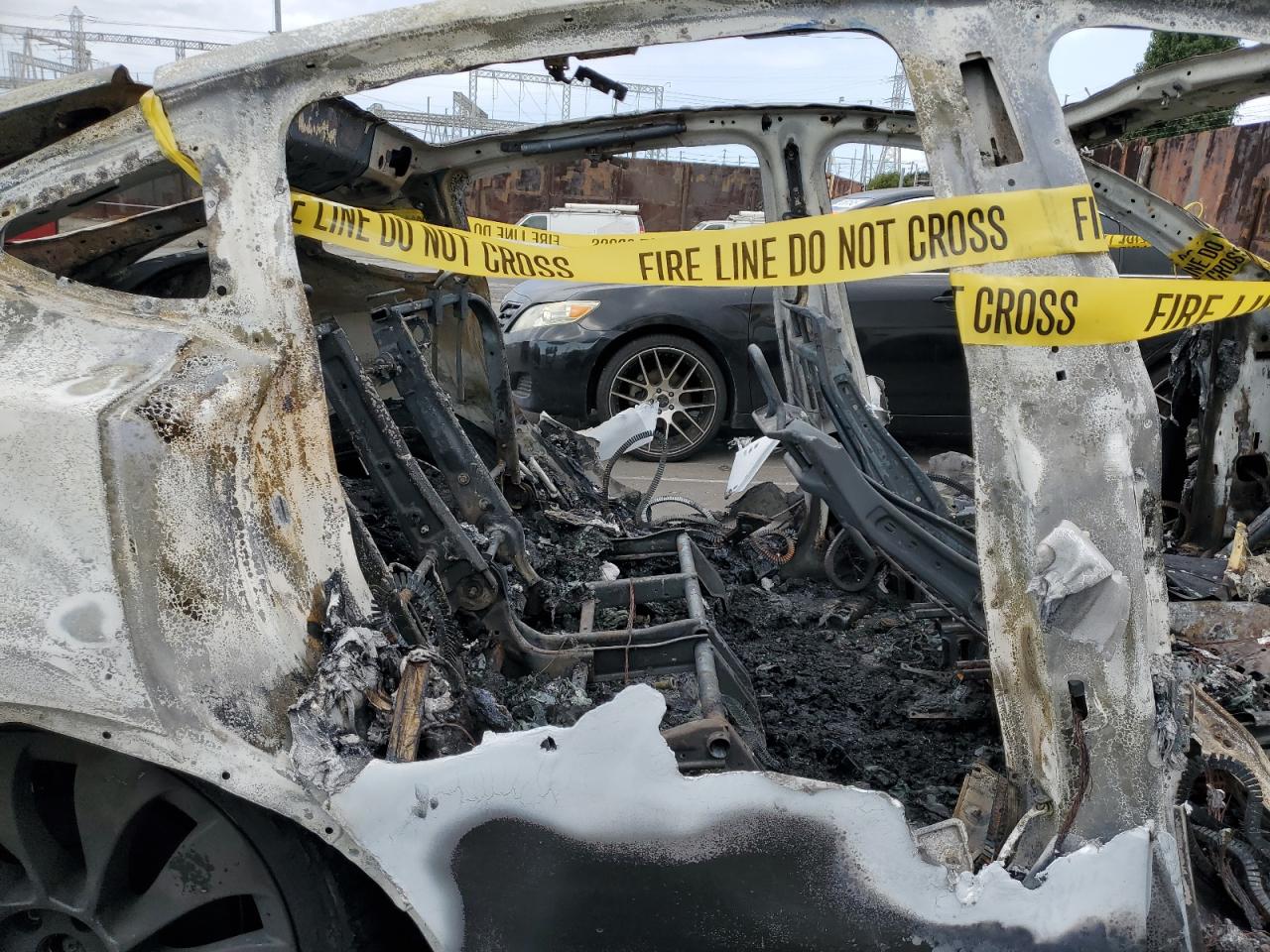 2022 Tesla Model Y VIN: 7SAYGDEF9NF407460 Lot: 84651275