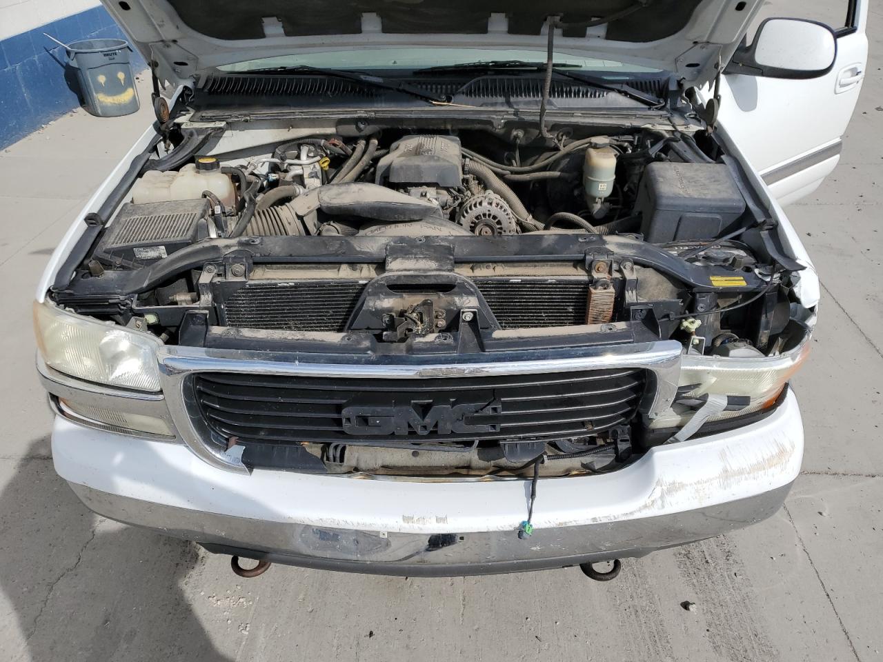 2000 GMC Yukon VIN: 1GKEK13T4YJ122897 Lot: 71997915