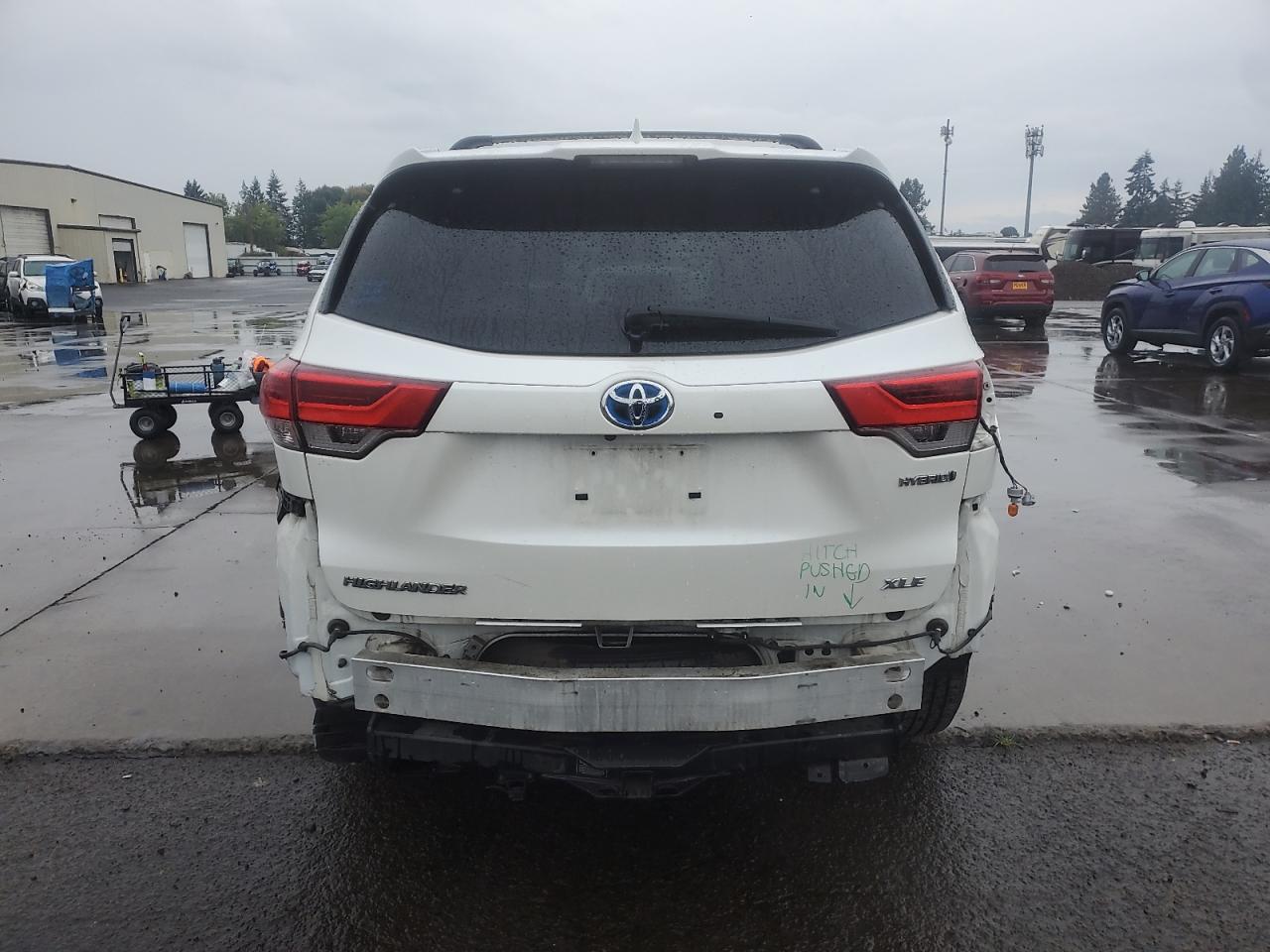 2018 Toyota Highlander Hybrid VIN: 5TDJGRFH1JS045884 Lot: 84020105