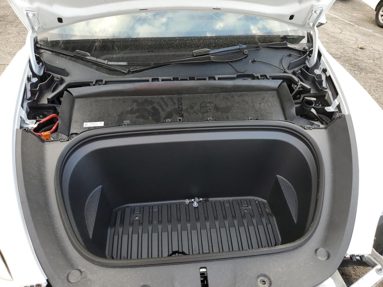 2025 Tesla Model Y VIN: 7SAYGDEE7SF288021 Lot: 83956435