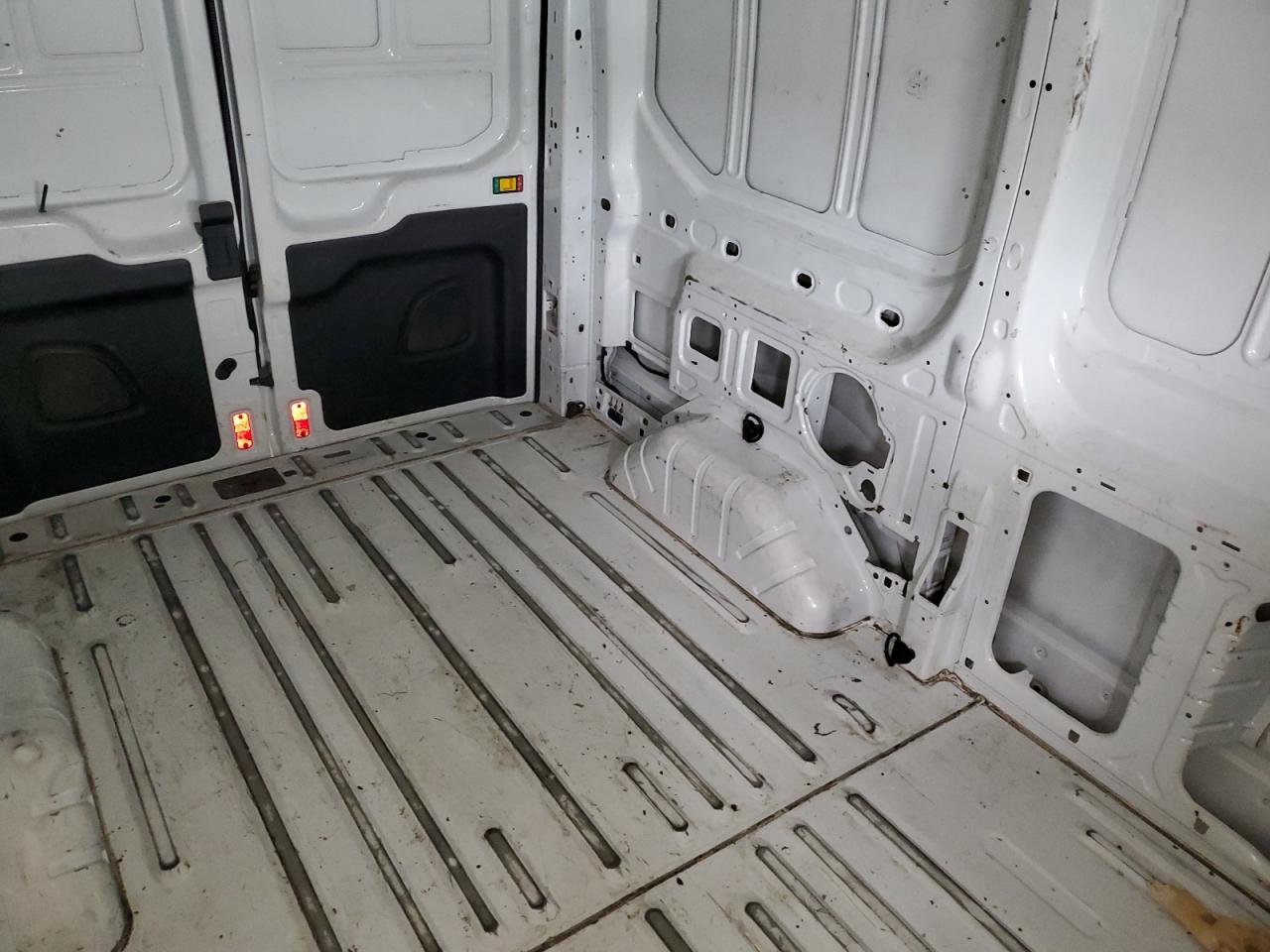 2018 Ford Transit T-150 VIN: 1FTYE1CM0JKA24152 Lot: 83784375