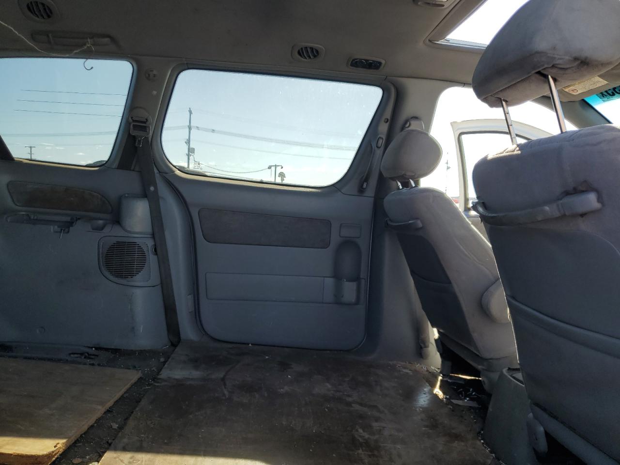 2001 Toyota Sienna Le VIN: 4T3ZF13C01U372856 Lot: 81835435