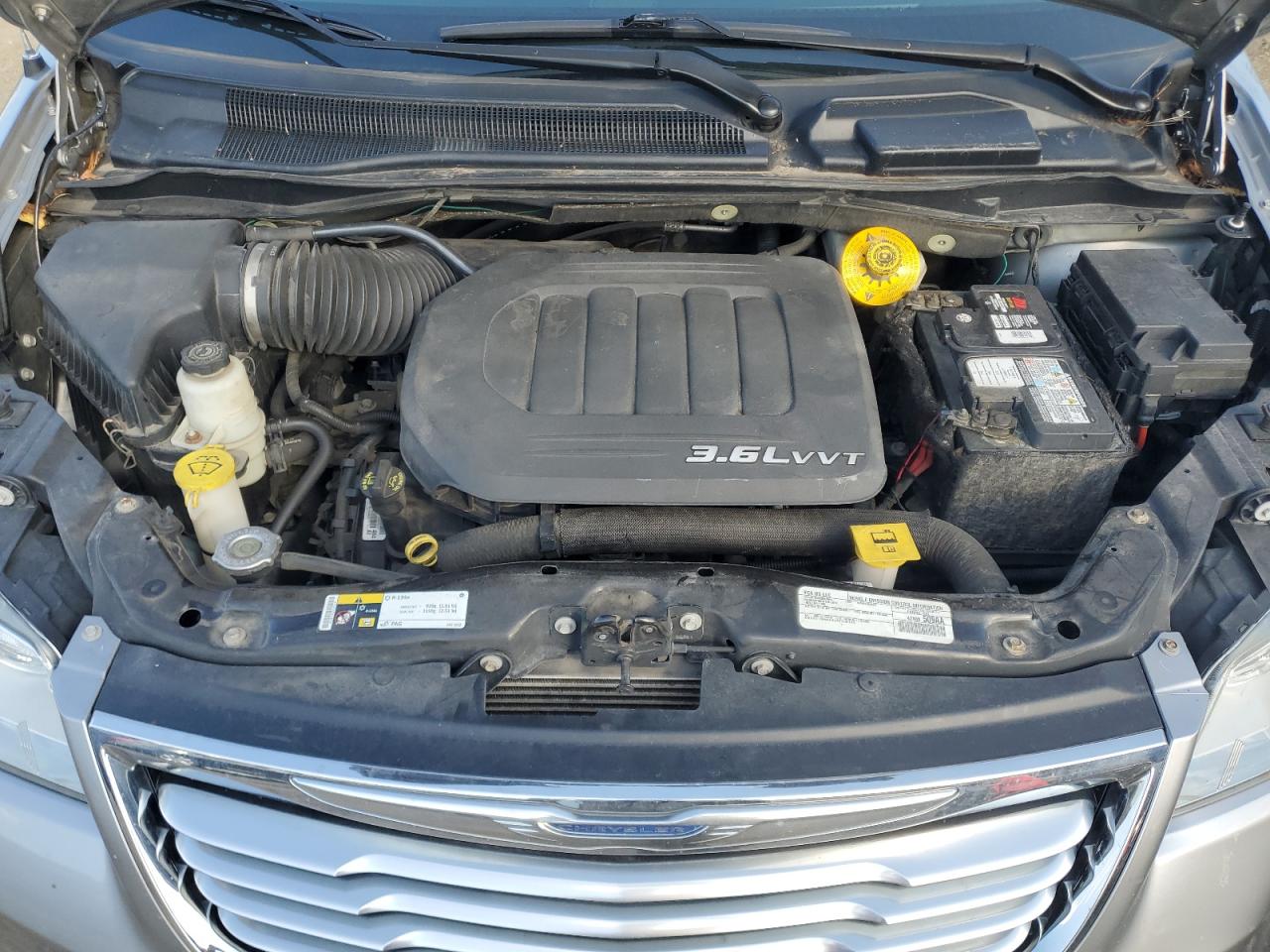 2016 Chrysler Town & Country Touring L VIN: 2C4RC1CG2GR252393 Lot: 84442585