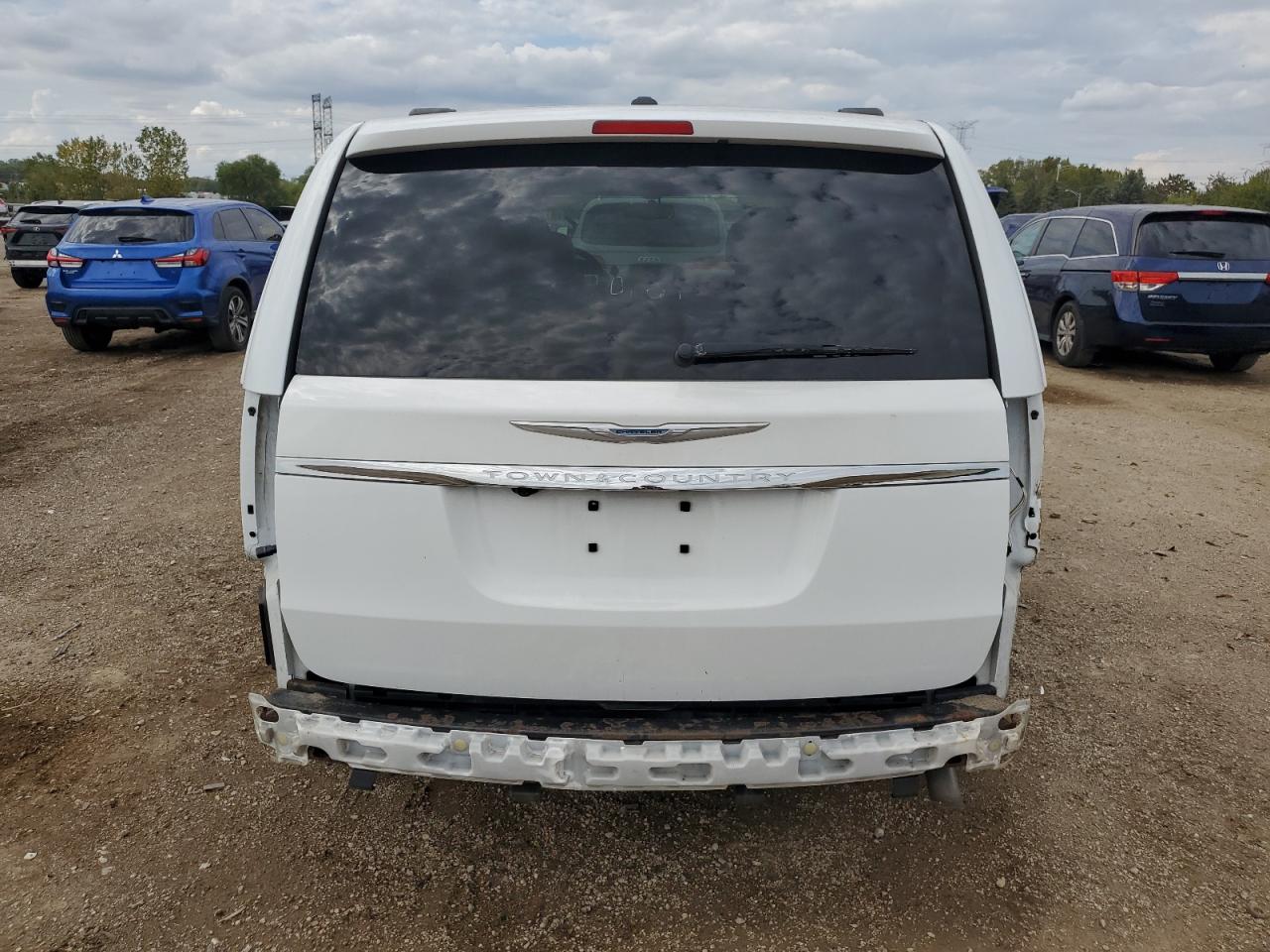 2016 Chrysler Town & Country Touring VIN: 2C4RC1BG8GR239987 Lot: 81217815