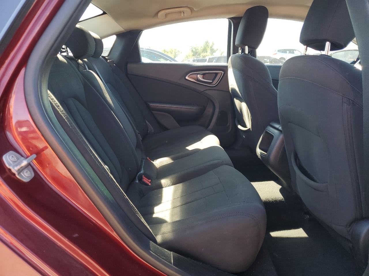 2015 Chrysler 200 Limited VIN: 1C3CCCAB1FN758421 Lot: 80215275