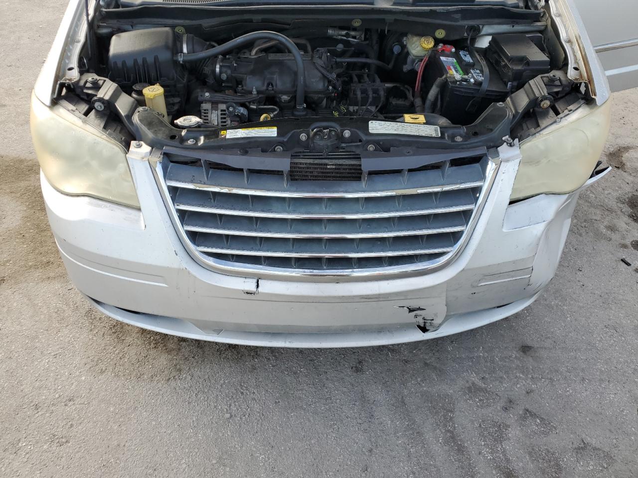 2010 Chrysler Town & Country Touring VIN: 2A4RR5D19AR212412 Lot: 81317235