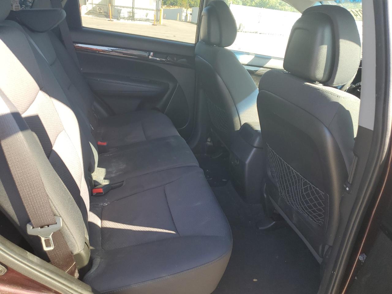 2011 Kia Sorento Base VIN: 5XYKTCA11BG174018 Lot: 80141875