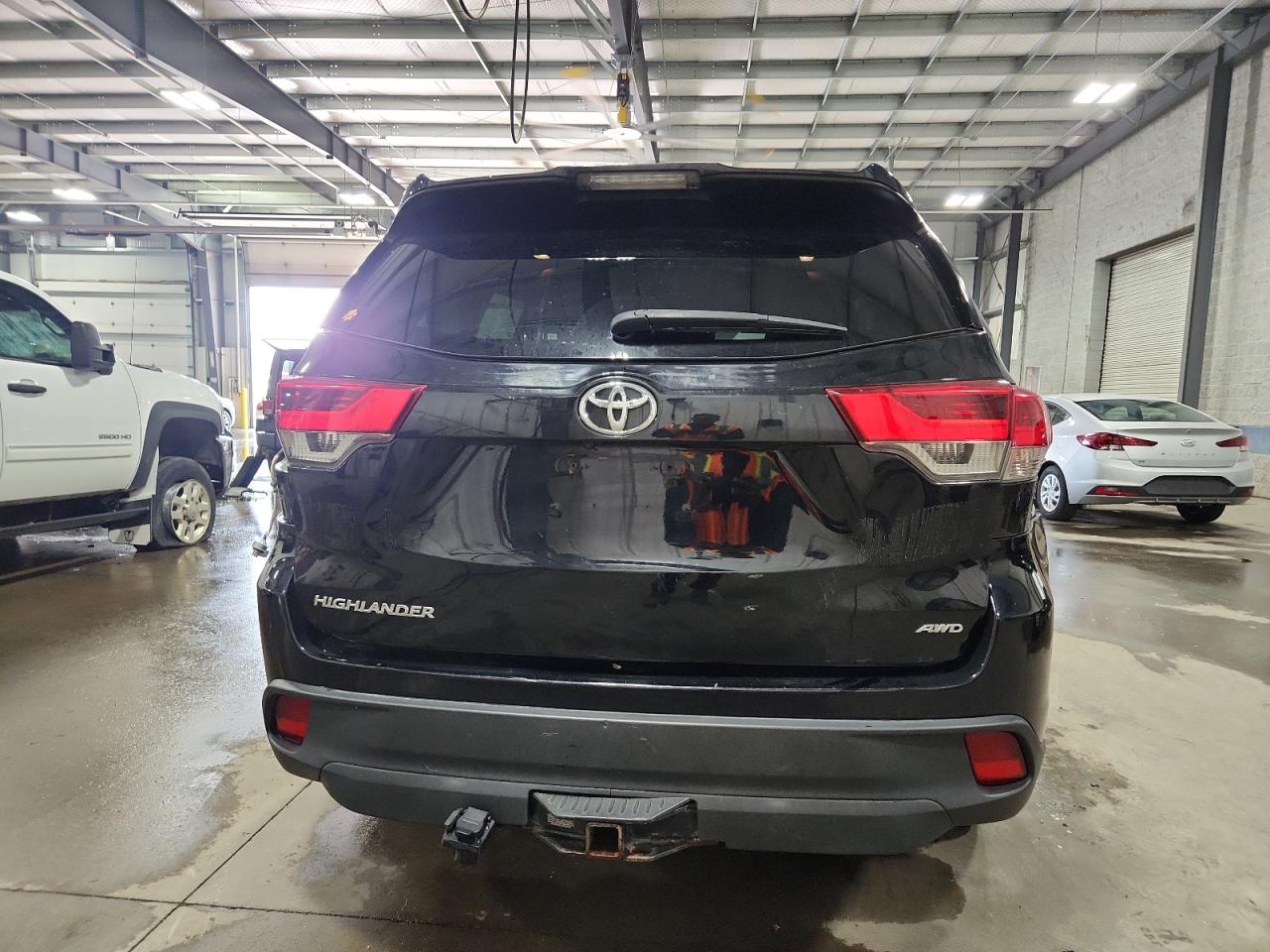 2019 Toyota Highlander Le VIN: 5TDBZRFH1KS975459 Lot: 71602215