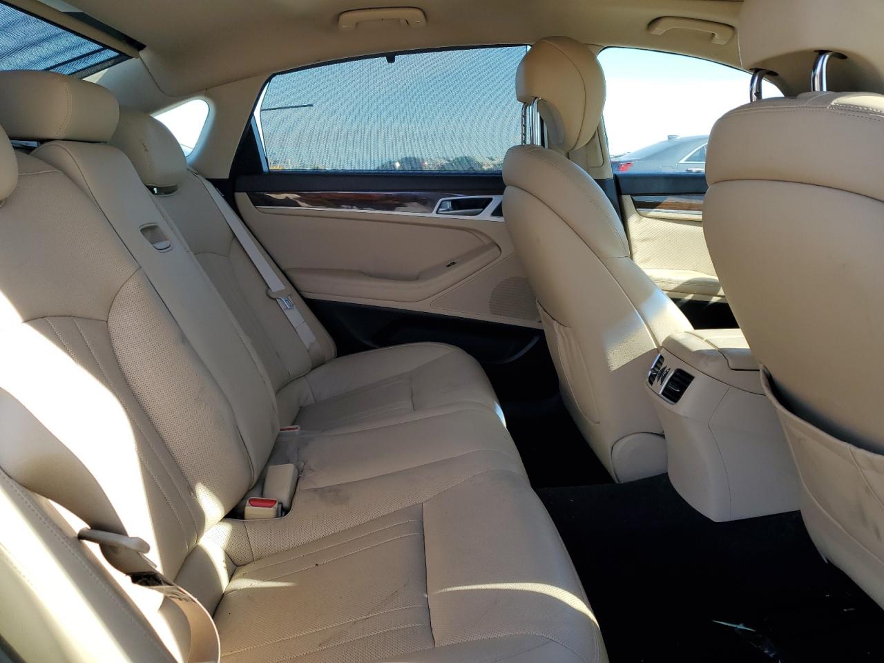 2016 Hyundai Genesis 3.8L VIN: KMHGN4JE2GU128577 Lot: 71668995