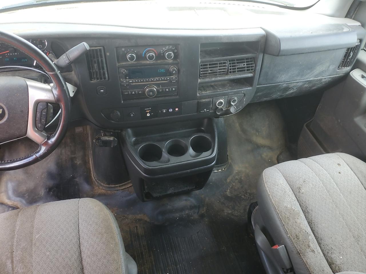 2017 Chevrolet Express VIN: 1GB0GRFG2H1133132 Lot: 71857155