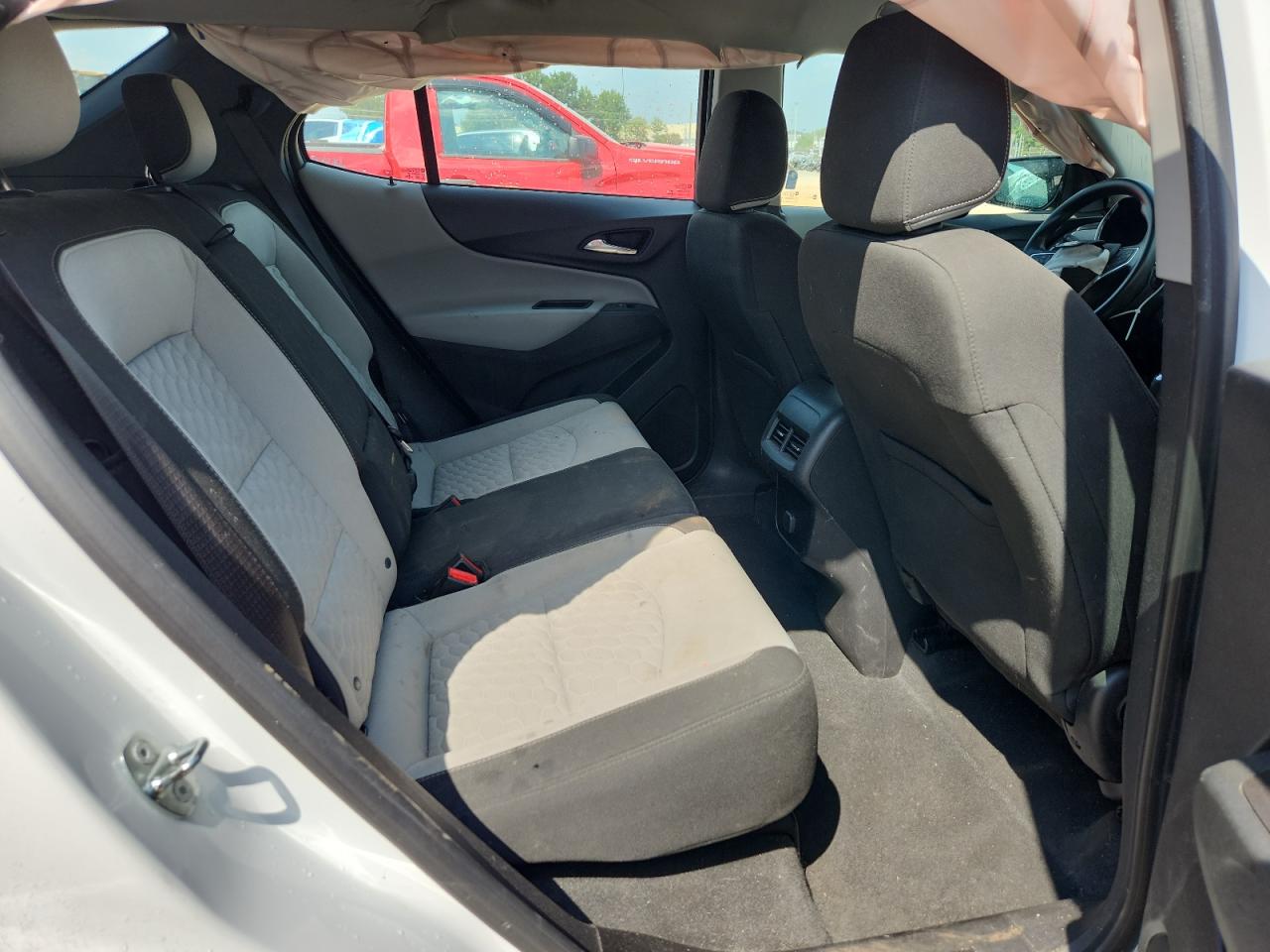 2018 Chevrolet Equinox Ls VIN: 2GNAXHEV4J6131077 Lot: 80201205