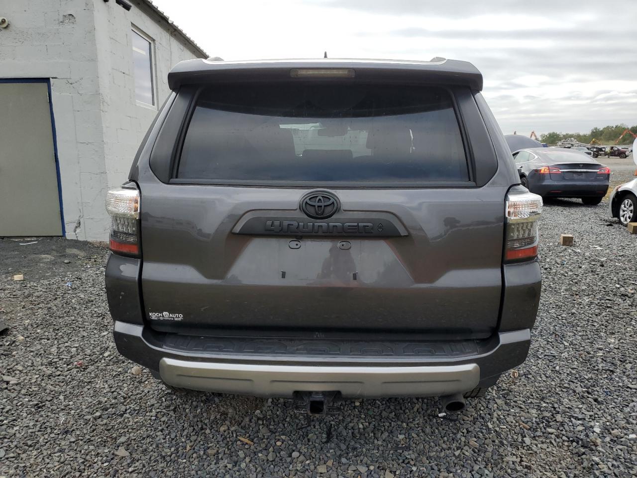 2022 Toyota 4Runner Sr5 Premium VIN: JTERU5JR3N6077631 Lot: 81207075