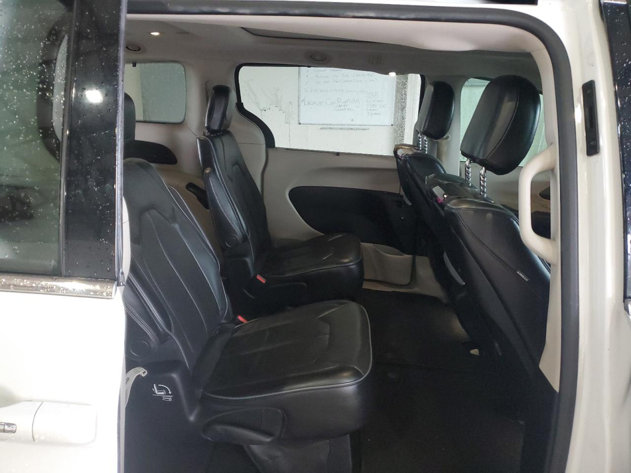 2018 Chrysler Pacifica Limited VIN: 2C4RC1GG2JR100423 Lot: 70338165