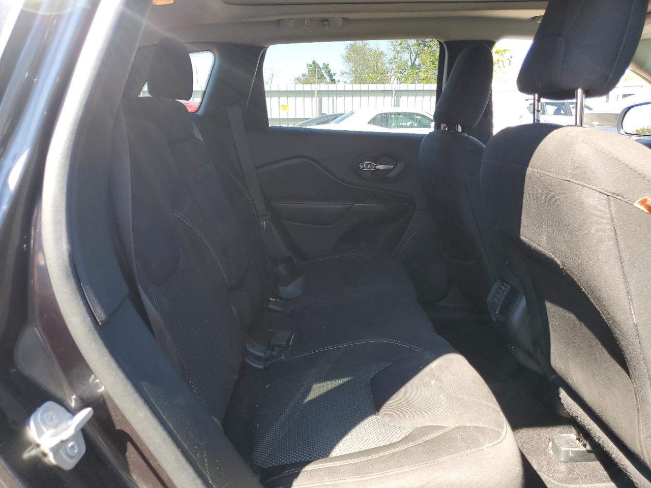 2016 Jeep Cherokee Latitude VIN: 1C4PJMCB5GW293059 Lot: 71103475