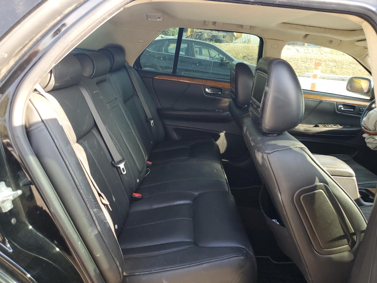 2011 Cadillac Dts Platinum VIN: 1G6KP5ES2BU105584 Lot: 80700205